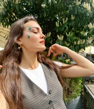 Belgin Şimşek Instagram - Yaz geldiiii 🫠🧚🏻‍♂️🐣