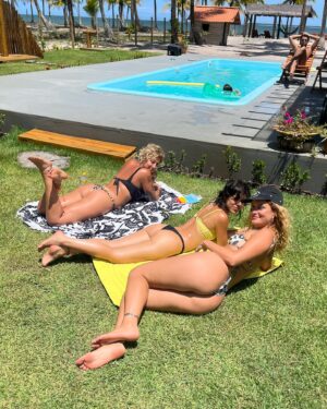 Bella Camero Instagram - Minha primeira foto de 2024
minha primeira jogatina
minhas amigas do tubarao
diogo com barba
alto mar
diogo sem barba
soraya no rolê
gostosas
amizade
fome