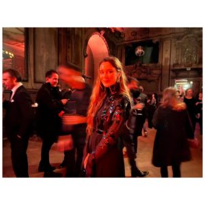 Bella Dayne Instagram - ..slightly delayed.. Thank you #cinemaforpeace for the deeply moving beautiful evening.. and @estherperbandt for the incredible gown I was allowed to wear.
Thank you @gretchenfilm ❤️ @cinemaforpeace #berlinfilmfestival2023