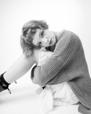 Bella Higginbotham Instagram - 📸: @curtyphotog
.
.
.
.
#photoshoot #blackandwhite #photography #portraitphotography #actor #actorslife