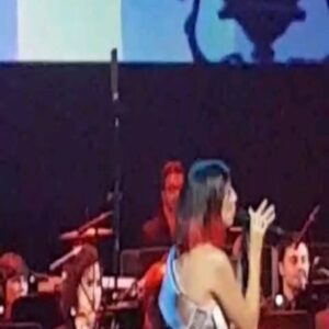 Bely Basarte Instagram - Anoche fue un sueño hecho realidad, no podría estar más contenta. Gracias @disneyspain y @lvidalmusic por contar con mi voz para una gala tan especial, a @luchocampos_ por vestirme como una princesa junto a @diazar_atelier y @plashioncomunicacion, a mis queridas @naogayoso y @dreiacasanova por empoderarme con ese pedazo de maqui y a todo el equipo de personas que estuvisteis trabajando para que fuese una noche mágica. 🩷✨️ el último vídeo lo grabó mi mami con su móvil/patata, así que la calidad es regu pero tiene más amor que cualquiera.