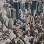 Bely Basarte Instagram - ¿Parada obligada si visitas NYC? Una de ellas sin duda es el mítico Empire State Building en la 5th avenida. La expo de dentro es preciosa: repasando su historia, su construcción, las pelis de las que ha sido escenario... y antes de que te des cuenta estás en la planta 86 (o la 102 si te atreves) con una de las vistas más espectaculares que verás nunca. Recomendado very much!! ¿Os gustaría conocer otros sitios que considero indispensable visitar en esta ciudad? @Empirestatebldg @ESRTsocial #ESBVIP (ad)