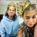 Benedita Pereira Instagram – Estas jeitosonas voltam para a semana. Rainhas da canastrice além fronteiras.
@susanablazer 👑

Bilhetes para ‘O Rei Zarolho’ na bio.