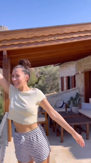 Bengi İdil Uras Instagram - Yazlık yerde kargo siparişi