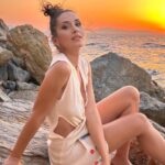 Bengi İdil Uras Instagram - MAG Ağustos sayısında ben de varım 🌕 @magdergi 🫶 Styling: Elif Kollu @elifnurkllu 🤍 Kıyafet & Aksesuar : @doadatca 🫠 Fotoğraf : @timustagram ❤️‍🔥