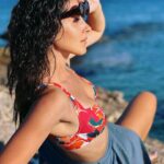 Bengi İdil Uras Instagram - Bizim de tatil fotoğrafımız olmasın mı ? Eteğim Datça’nın en tatlı markası @doadatca 🫠 Fotoğraf hayatımın en tatlısı @timustagram 😁♥️ #reklam