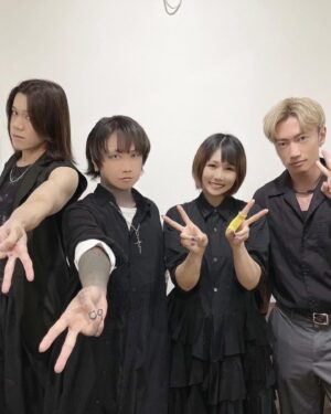 Beni Ninagawa Instagram - 今回いきなり決まりました、緊急特別ライブユニットhoroyoi「今夜空いてる？」ありがとうございました！！
アコースティックでこの距離感でみんなと盛り上がれて最高でした！！
またやろこれ。