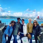 Bennu Yıldırımlar Instagram - Güzel günler gördük , güneşli güzel günler …#tbt si…Ekim 2021…#hildasağ , @dkocak , @abanuerguney , _sehnaz 💜💜💜💜💜