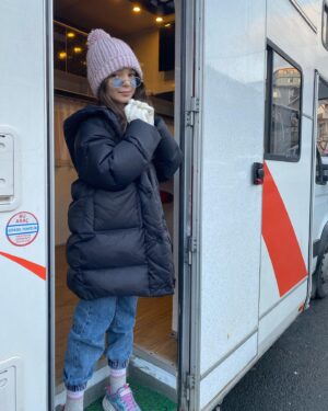Beren Gençalp Instagram - 🥰🥰🥰 

#berengençalp #melek #gece #ece #sefirinkızı #misafirdizi #evlilikhakkındaherşey #karavan #set #karavangünlükleri #sethalleri #izmir #istanbul #bodrum @ngmediatv @medyapimresmi @mfyapimtv