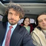 Beren Gençalp Instagram - Yiğit ve Anıl abimle🥰🥰🥰 Evlilik Hakkında Herşey bu akşam yeni bölümüyle Fox TV de🎬 Hepinizi ekran başına bekliyoruz♥️ @yigitkirazci @celikanil @evlilikhkhersey @foxturkiye @mfyapimtv #berengençalp #yiğitkirazcı #anılçelik #evlilikhakkındaherşey #foxtvturkiye #gökçebahadır #mfyapım
