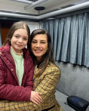 Beren Gençalp Instagram - ECE……..
Ben ECE karakterini çok severek oynadım.Yine çok şey öğrendim ve birçok anı biriktirdim🥰Başta yapım şirketimiz @mfyapimtv ‘ye, canım yönetmenim VOLKAN KESKİN hocama,çok değerli oyuncu büyüklerime,tüm set ekibindeki ablalarım ve abilerime, bizi severek izleyen herkese, oyuncu koçlarım ve pedagoguma çok ama çok teşekkür ederim🥰♥️🥰 Sizleri çok seviyorum♥️♥️♥️ 

@evlilikhkhersey @mfyapimtv @foxturkiye @izmirguzeliajans @istanbulcocukajansi