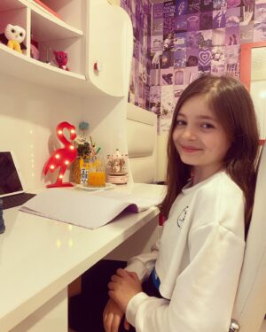 Beren Gençalp Instagram - Ödev zamanı📄