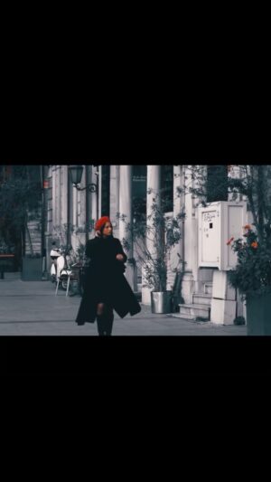 Berna Üçkaleler Instagram - Pera Palas’ta Gün Ortası😂 2sene önce çok tatlı bi çekim yapmıştık YouTube için. Popüler oldu madem, instagramımda da dursun dedim✨
🎥 @r_ozer_ 

#perapalas #pera #me #hotel #relax #teatime #relaxtime #action #audition