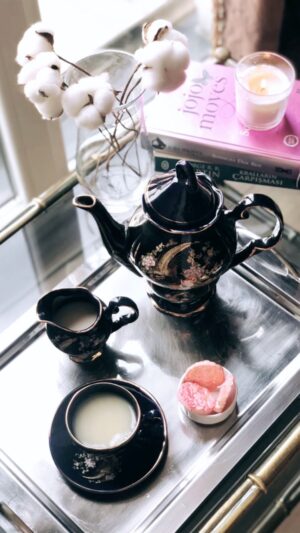 Berna Üçkaleler Instagram - Ehh biraz keyif☕️🫖

#englishtea #teatime #relax #relaxtime #teaset #englishstyle #mytime #çaysaati