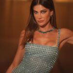 Berrak Tüzünataç Instagram - Let’s (not) break the internet 🌪️ #reklam
