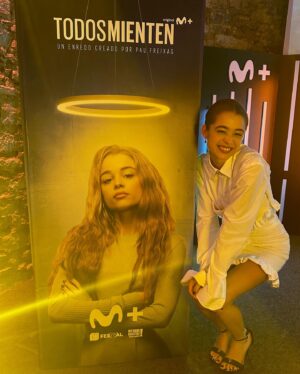 Berta Castañé Instagram - Muy contenta del día que pasamos en el @festval_oficial presentando #TodosMienten2 🤍✨🕊️
Y el mejor equipo detrás:
MUAH @mr.davidlopez x @chanel.beauty 
Style @paola_barrachina
