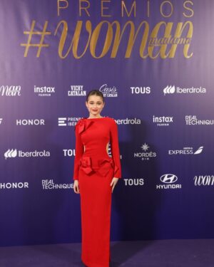 Berta Castañé Instagram - Ayer en los #PremiosWoman ❤️
No pude estar mejor acompañada✨
MUAH @burdampi x @diorbeauty @diorling1 ❤️‍🔥
Gràcies mamiiii per ser la millor estilista🫶🏻