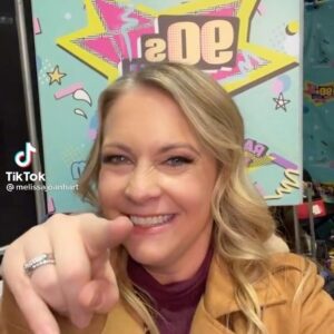 Beth Broderick Instagram - A magical weekend at #90scon with @melissajoanhart @carolinerhea4real @jennaleighgreen and @thenaterichert!