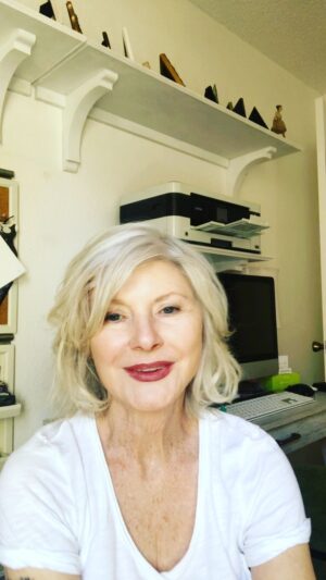 Beth Broderick Instagram - I’m on Cameo!