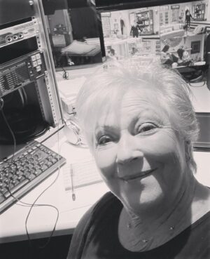 Beth Maitland Instagram - A little moonlighting to start the new year. Yup. Saturday in a production booth. You guys have fun out there in the winter sun for me!  #werkit #sitcomlife #newyearnewlaughs