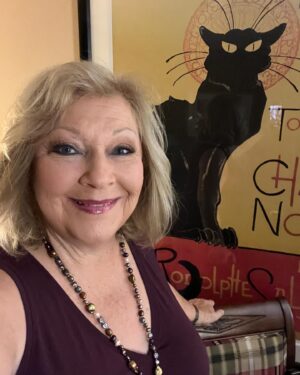 Beth Maitland Instagram - Must be September!  Black cats never lie to Aunt Traci. Going into fall like… @youngandrestlesscbs @cbstv #actorslife #grateful