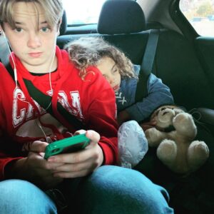 Beth Littleford Instagram - The almost 2-hour drive home from LAX in rush-hour. Is traveling almost always an exhausting endeavor, or is it just me?