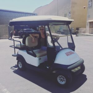Beth Littleford Instagram - Guest starring on #LethalWeapon. They let me take a golf cart across the WB lot for lunch. Very exciting! Maxed out at 7mph! 
#Yeehaw