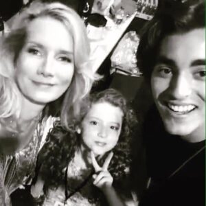 Beth Littleford Instagram - #TBT from @francescacapaldi101 #OnSet at #DWAB
