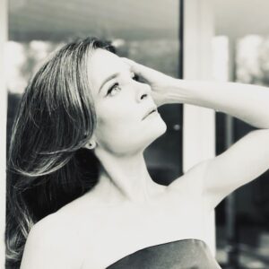 Betsy Brandt Instagram - When you’re attending the @criticschoice  awards from your house...a girl needs a little sparkle (aka emerald earrings from @davidyurman ). ❤️