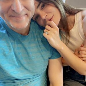 Betsy Brandt Instagram - Summer is for seeing friends you ❤️. And for cold beer…Summer is also great for that.