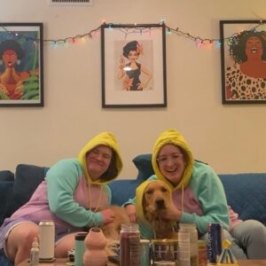 Betsy Sodaro Instagram - Wilma’s two year anniversary means SWEATSHIRTS!!!!!!! HAPPY NEW YEAR!!!!!!!