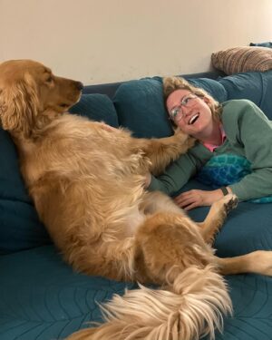 Betsy Sodaro Instagram - It's #nationalgoldenretrieverday so here's the best golden retriever I know! WILMA!!!!