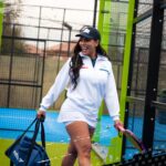 Betsy Camino Instagram - Full equipada junto a TD @betsycamino 💪 Encuentra el vestuario que necesitas para Tenis y Padel en www.TDeportes.com