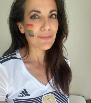 Bettina Zimmermann Instagram - Wir werden das Ding heute Abend rocken.... mit RESPEKT! #uefa #lgbtq  h @euro2020 #farbebekennen #respekt #loveislove