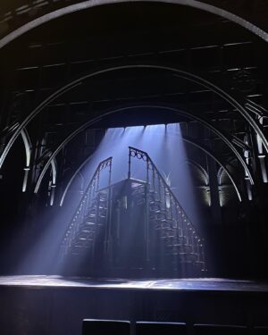 Bettina Zimmermann Instagram - Was für eine magische Premiere….. das Theaterstück „Harry Potter und das verwunschene Kind“ verzaubert einen von Sekunde eins an. Ein tolles Erlebnis voller magischer Illusionen…..großartig….. sehr zu empfehlen #harrypottertheaterde #cursedchildde  @hptheaterde @mehrtheaterhamburg Werbung