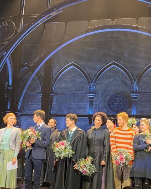 Bettina Zimmermann Instagram - Was für eine magische Premiere….. das Theaterstück „Harry Potter und das verwunschene Kind“ verzaubert einen von Sekunde eins an. Ein tolles Erlebnis voller magischer Illusionen…..großartig….. sehr zu empfehlen #harrypottertheaterde #cursedchildde  @hptheaterde @mehrtheaterhamburg Werbung