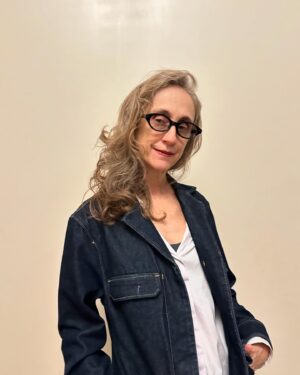 Betty Gofman Instagram - Eu by Lelê. 
Sem filtro, sem make, sem preenchimentos.  Tudo de verdade. Gosto assim.