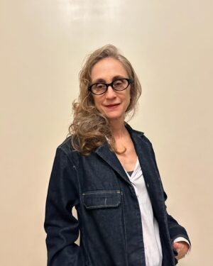 Betty Gofman Instagram - Eu by Lelê. 
Sem filtro, sem make, sem preenchimentos.  Tudo de verdade. Gosto assim.