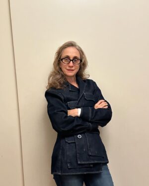 Betty Gofman Instagram - Eu by Lelê. 
Sem filtro, sem make, sem preenchimentos.  Tudo de verdade. Gosto assim.