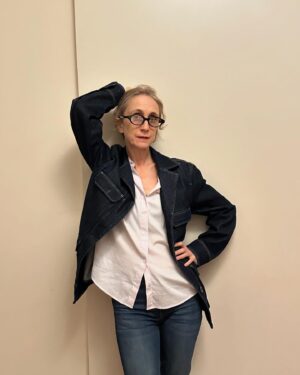 Betty Gofman Instagram - Eu by Lelê. 
Sem filtro, sem make, sem preenchimentos.  Tudo de verdade. Gosto assim.