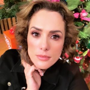 Betty Monroe Instagram - Me encanto mi chamarra de hoy !!! Gracias @foleysmx