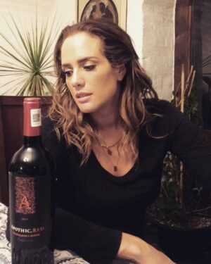 Betty Monroe Instagram - Compartiendo un buen vino #VinoApothicRed #ApothicExperience @vinoapothic @horacioqm