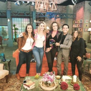 Betty Monroe Instagram - Me encanto estar con ustedes en @intrusosof los quiero @juanjoseorigel @atasarmiento @auroravallel @figuerolas
