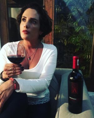 Betty Monroe Instagram - #ApothicRed #ApothicExperience  @vinoapothic @horacioqm disfrutando de la vida 🍷
