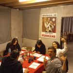 Beyza Şekerci Instagram - Sondan başa Kim Bu Ben🫠 10-11 Mayıs Moda Sahnesi 26 Mayıs İzmir İstinyeart 31 Mayıs Fişekhane @omcelik @nesly.arslan @hepileriengin @tiyatro.in @kimbuben.tiyatro.in