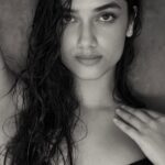 Bhagyashri Borse Instagram - 𝒎𝒂𝒔𝒕𝒆𝒓𝒑𝒊𝒆𝒄𝒆 23’ 🖤 Falling in love, with every atom of your body, every flaw, every perfection, and feeling the magic of divine ✨ 📷: @farrokhchothia (you make me look 10*more beautiful without makeup)🫶