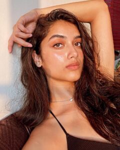 Bhagyashri Borse Instagram - An Era of Innocence 🦋