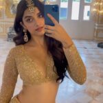 Bhagyashri Borse Instagram - Balle balle vibes wherever I go 💃🏻