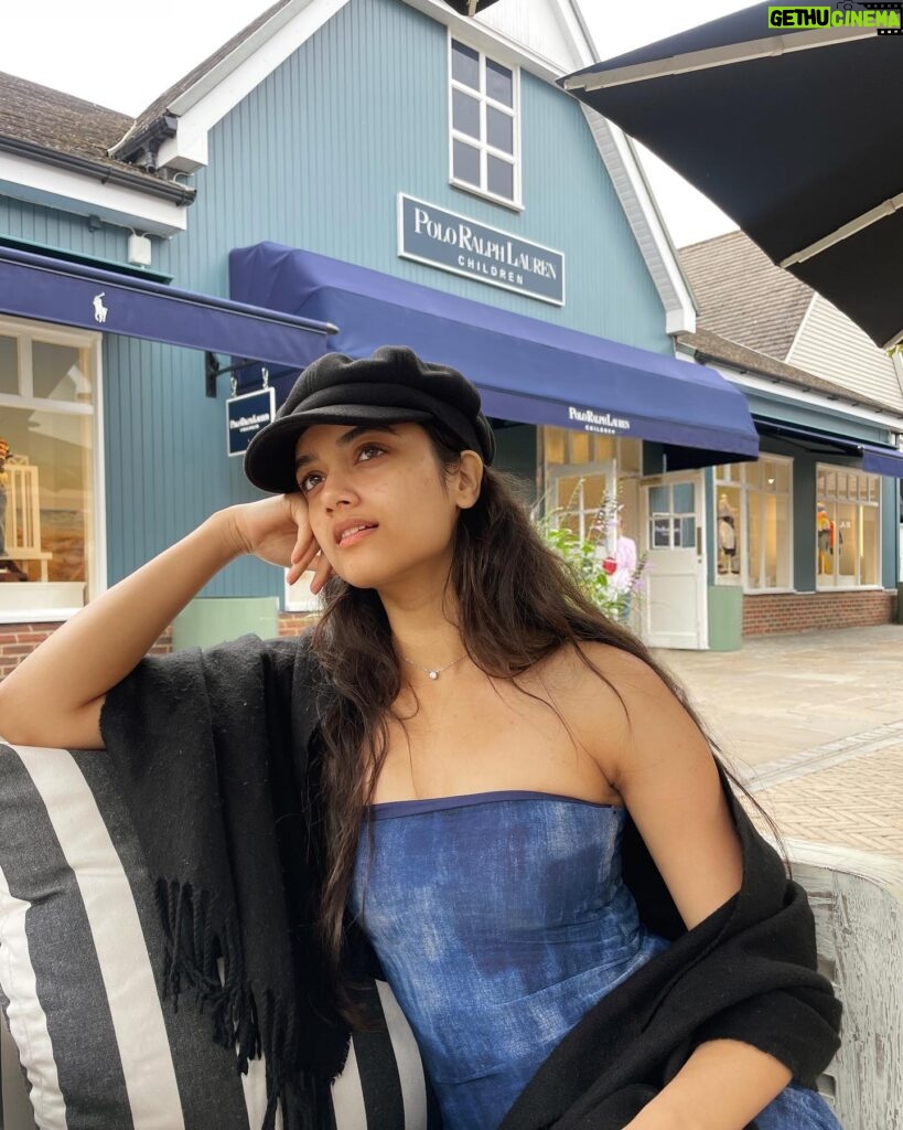 Bhagyashri Borse Instagram - brb, in my dreamworld 🦋