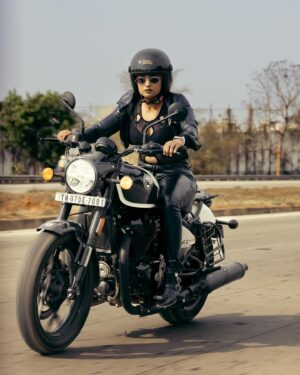 Bhoomi Shetty Instagram - Not all storms bring destruction,
Some bring liberation 🌟🧿
.
.
.
.
.
Photography @maidana.evaphotofilms 
Styling @_shilpa_hegde 
MUA @that_tyagi_girl 
Production @parashu.films 
.
.
.
.
.
.
.
.
#alittlebrowngirl #bhoomishetty #actor #biker #braids #hairgoals #royalenfield #ride #grip #motorcycle #motogirl #bikersofinstagram #sandalwood #tollywood #kollywood #mollywood